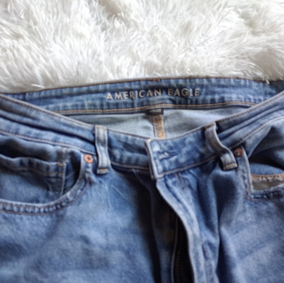 American Eagle Strigid Mom Jeans - Picture 4 of 5